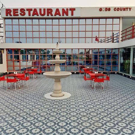 Gods County. Resort & Banquets Tarapith Ngoại thất bức ảnh