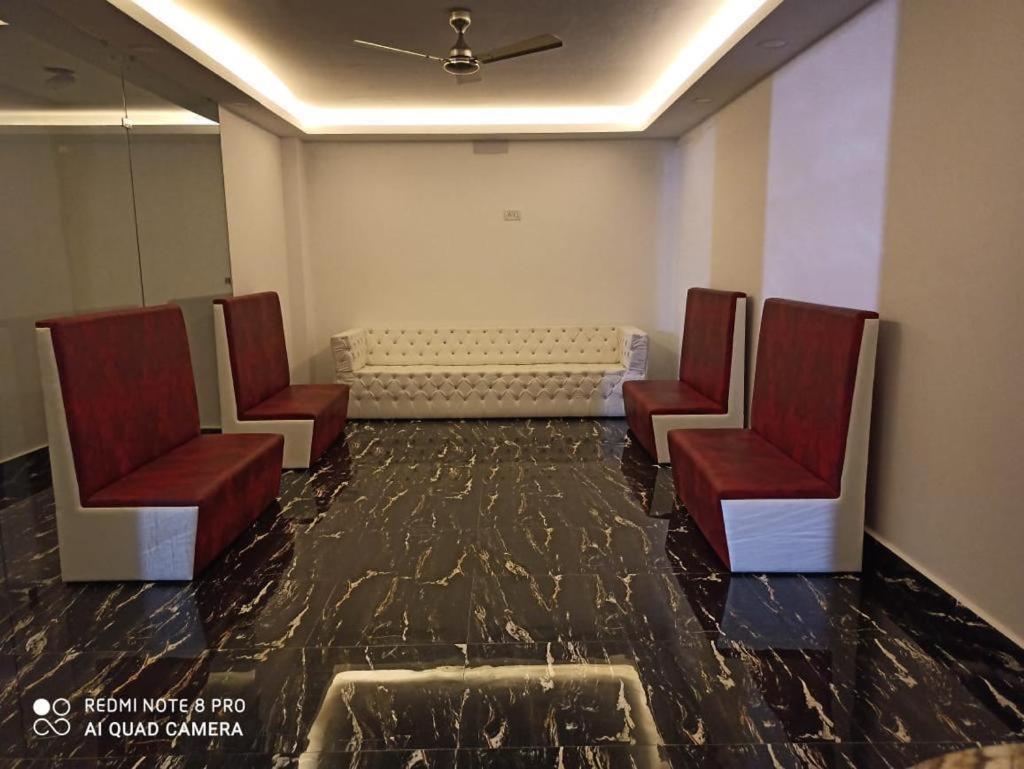 Gods County. Resort & Banquets Tarapith Ngoại thất bức ảnh