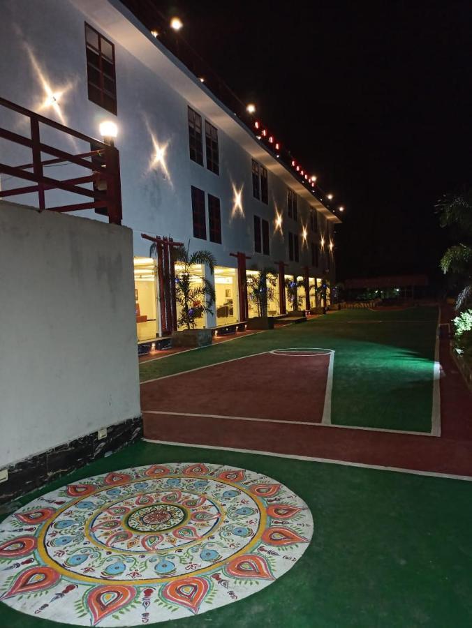 Gods County. Resort & Banquets Tarapith Ngoại thất bức ảnh