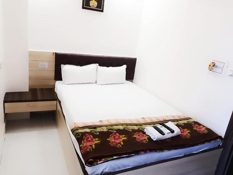 Gods County. Resort & Banquets Tarapith Ngoại thất bức ảnh