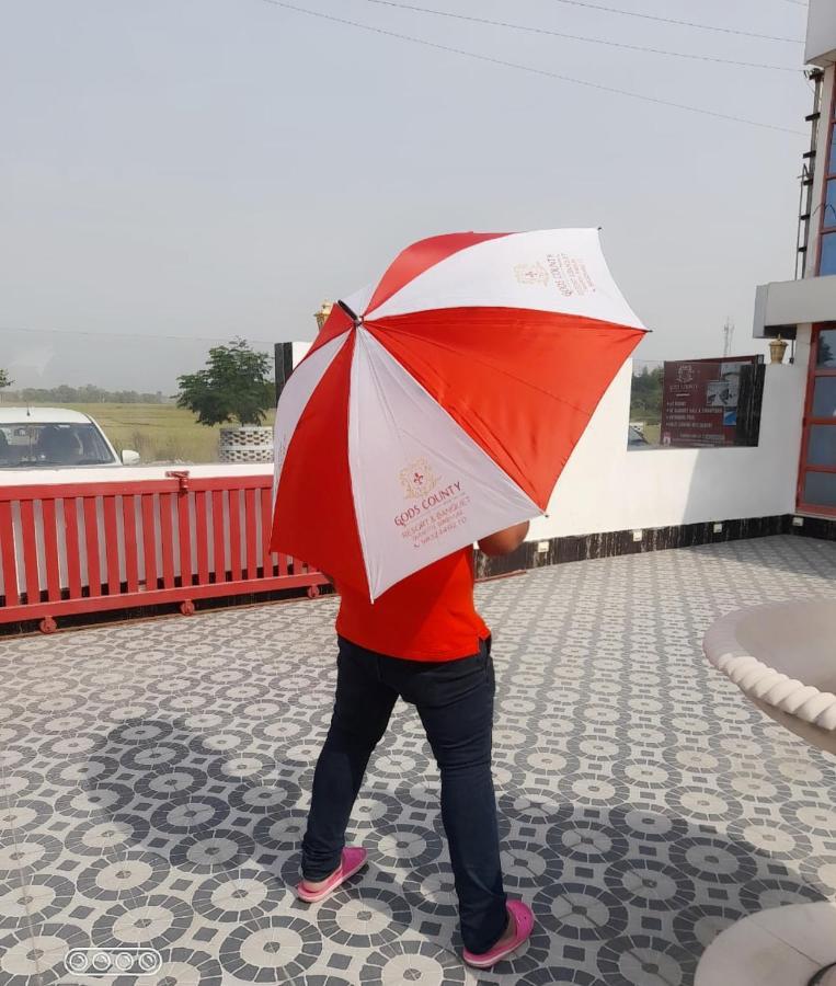 Gods County. Resort & Banquets Tarapith Ngoại thất bức ảnh
