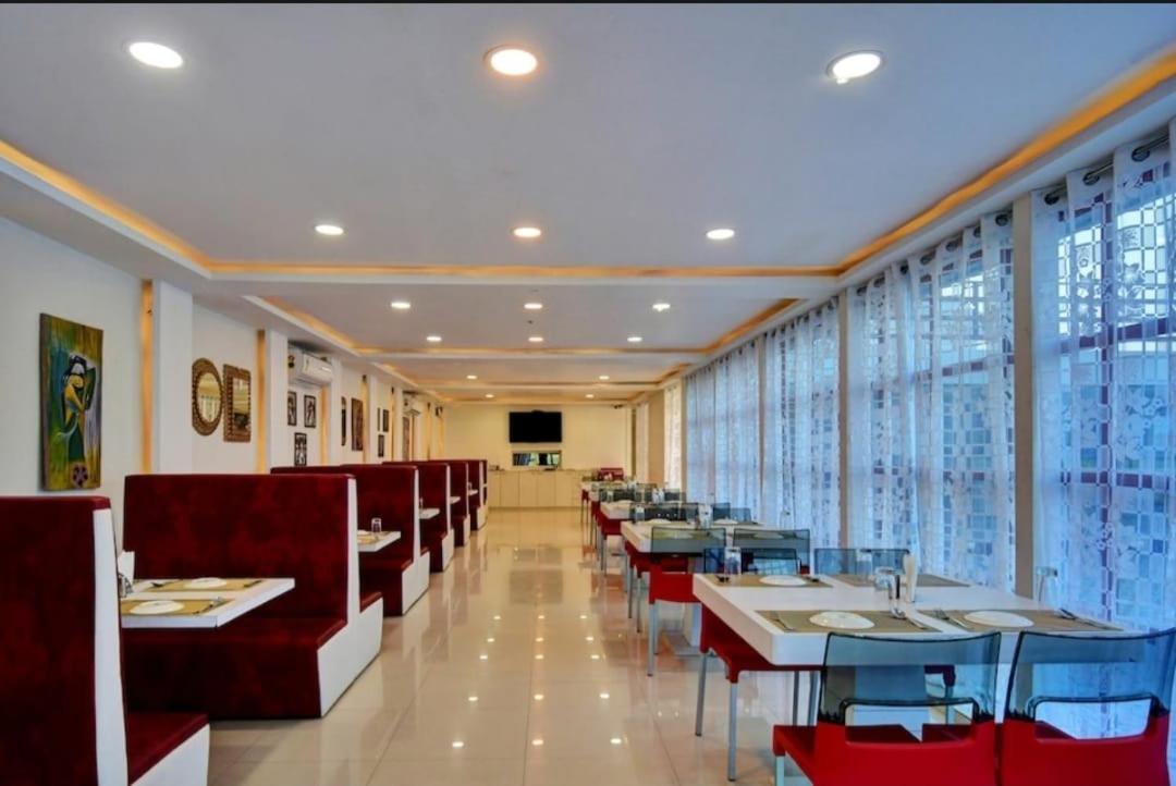 Gods County. Resort & Banquets Tarapith Ngoại thất bức ảnh
