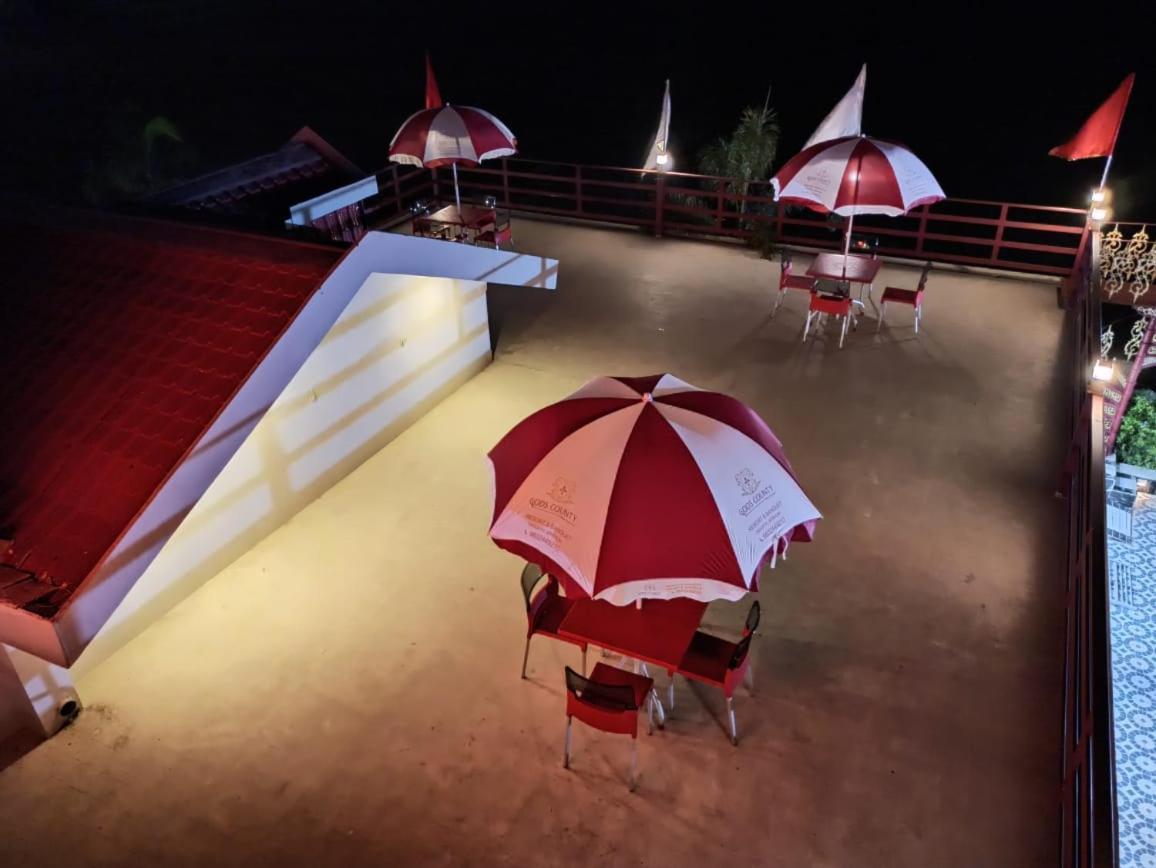 Gods County. Resort & Banquets Tarapith Ngoại thất bức ảnh